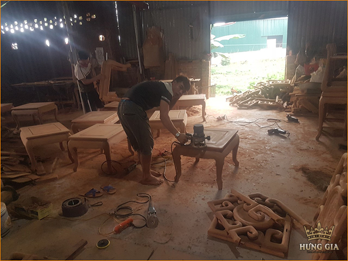 xưởng sản xuất bàn ghế gỗ
